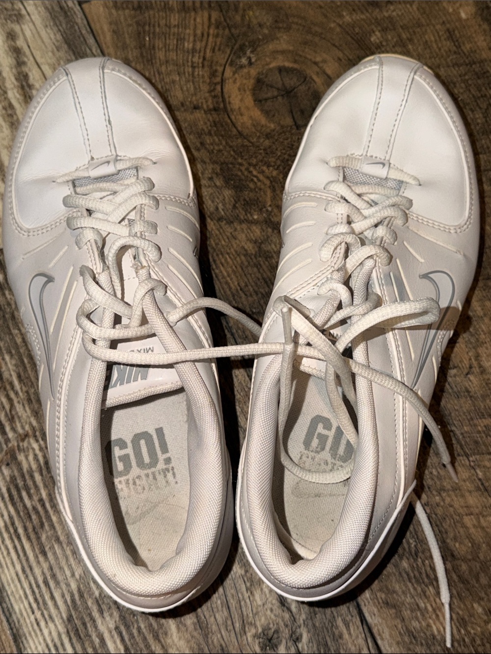 Nike Women’s White Low-Profile Lace-Up Cheerleading Athletic Shoes - Picture 5 of 7